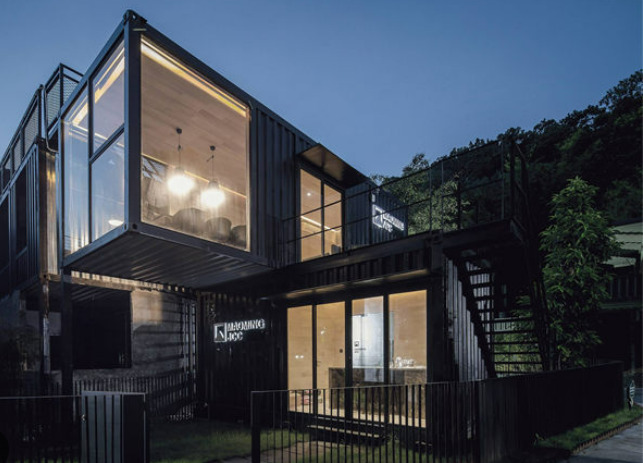 shipping container summer house2