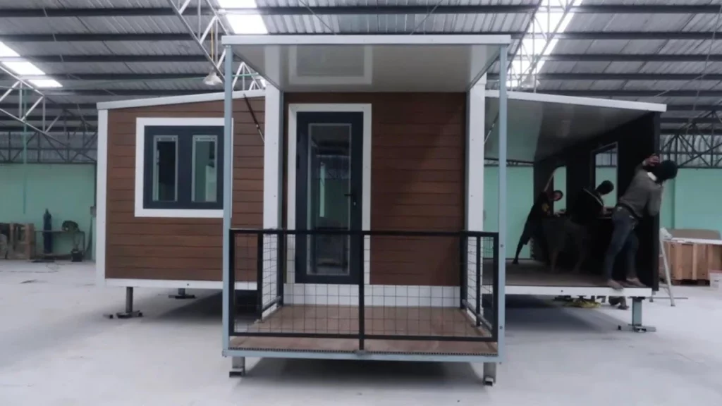 Technical container house